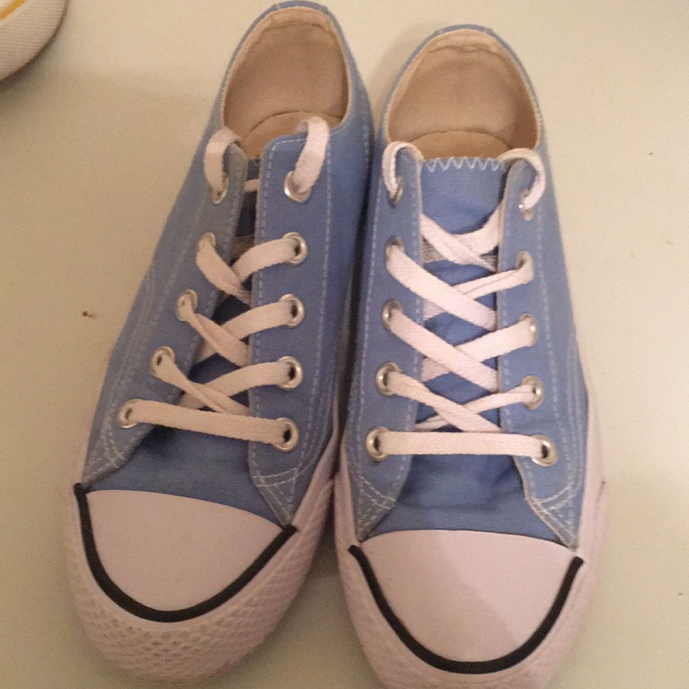 Air walk Tennis Shoes